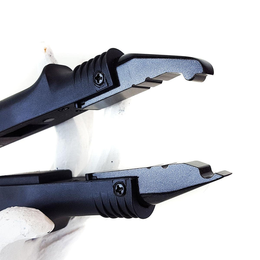 Close up of notched metal tips for fusion installation on Classic Heat Wand tool